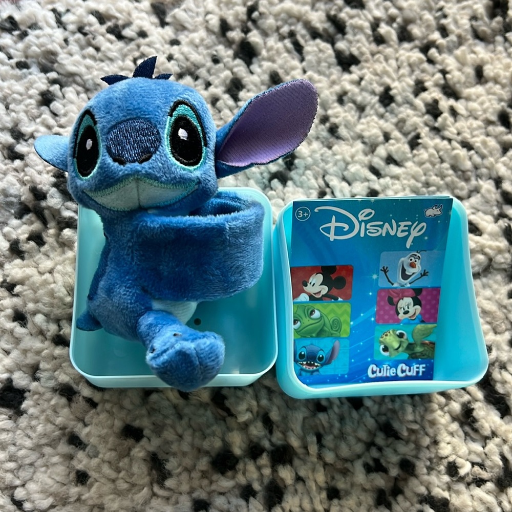 🆕 Disney Stitch Cutie Cuff